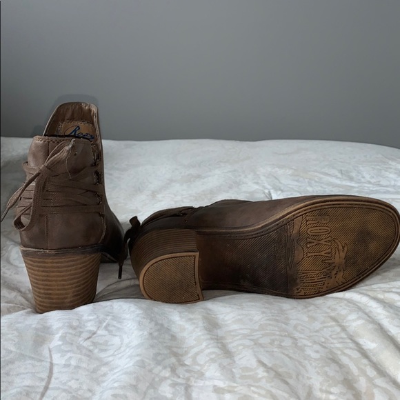 Roxy booties - Picture 2 of 2